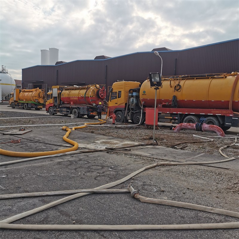 金平污水池清理